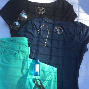 Old Navy Black & Blue Cotton V-neck Tee Set, M